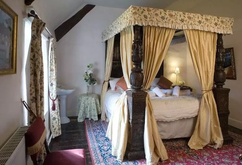 Hotelli Bickleigh Castle