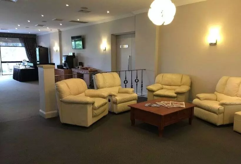 酒店 Checkers Resort