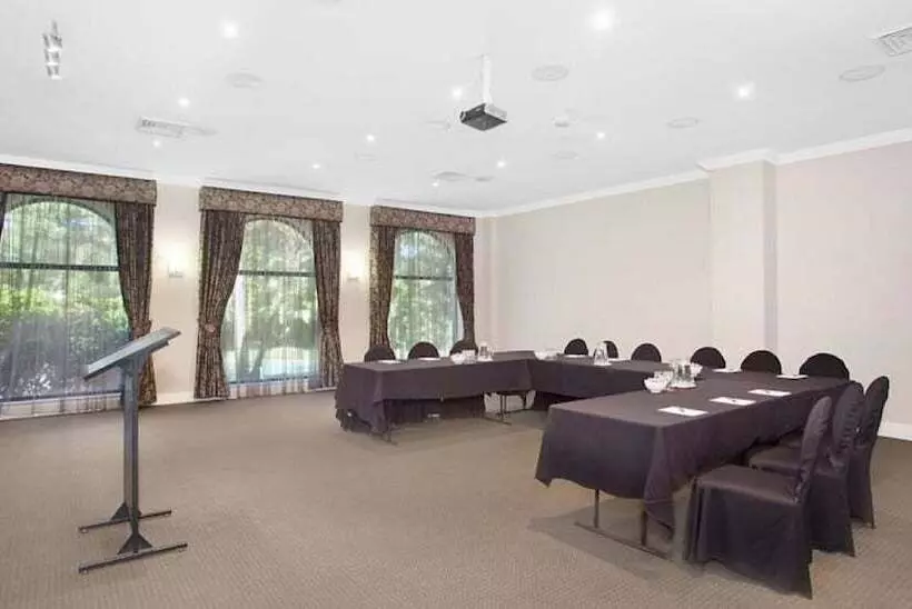 酒店 Checkers Resort