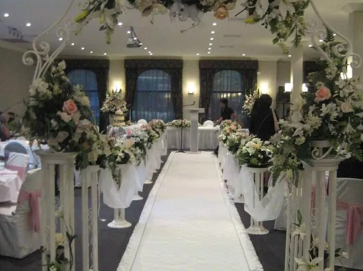 酒店 Checkers Resort