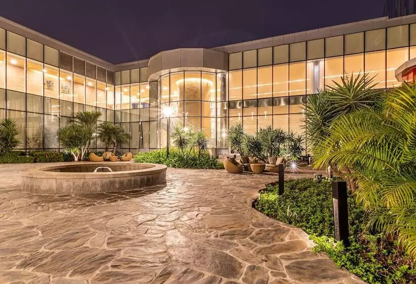 هتل De Convenções De Talatona