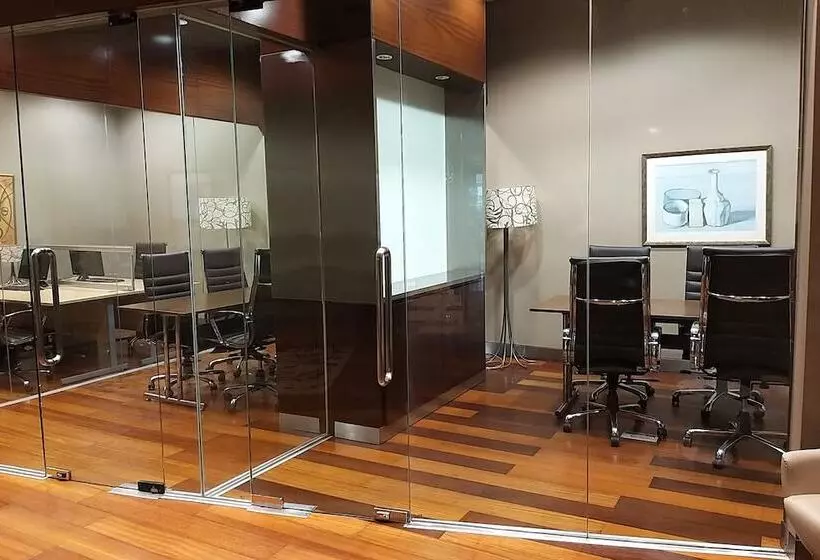 هتل De Convenções De Talatona