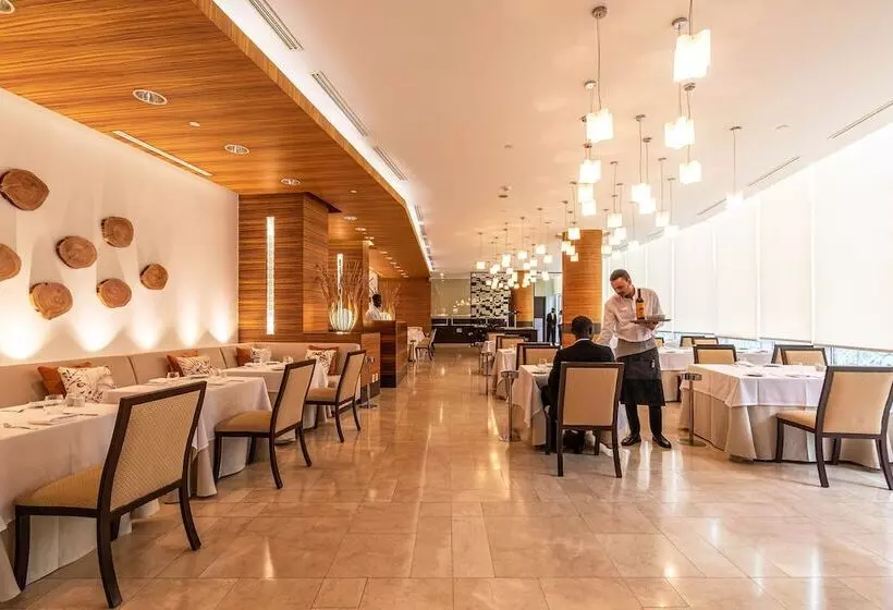 هتل De Convenções De Talatona