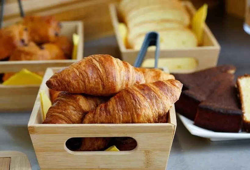 Brit Hotel Essentiel Reims Taissy