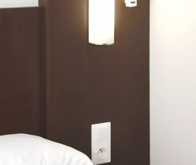 Brit Hotel Essentiel Reims Taissy