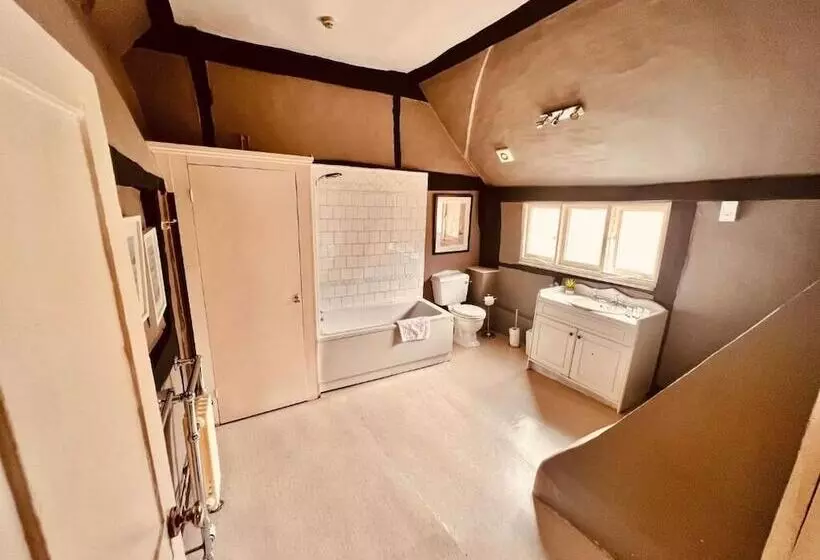 فندق George And Dragon