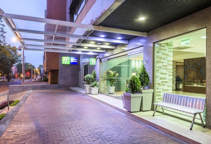 בית מלון כפרי Holiday Inn Express Bogotá   Parque La 93, An Ihg