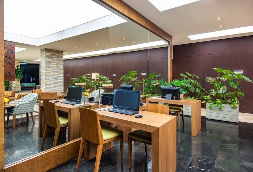 בית מלון כפרי Holiday Inn Express Bogotá   Parque La 93, An Ihg