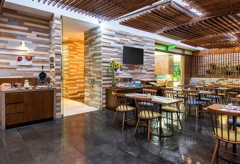 בית מלון כפרי Holiday Inn Express Bogotá   Parque La 93, An Ihg