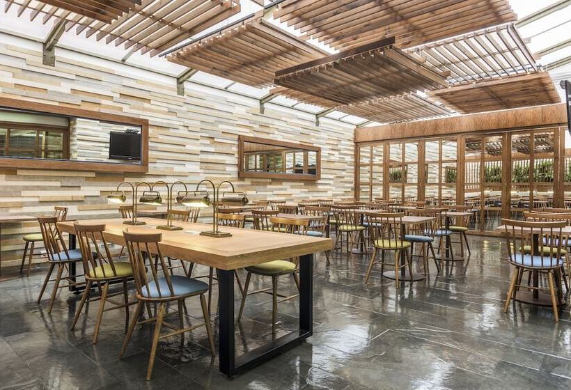 בית מלון כפרי Holiday Inn Express Bogotá   Parque La 93, An Ihg