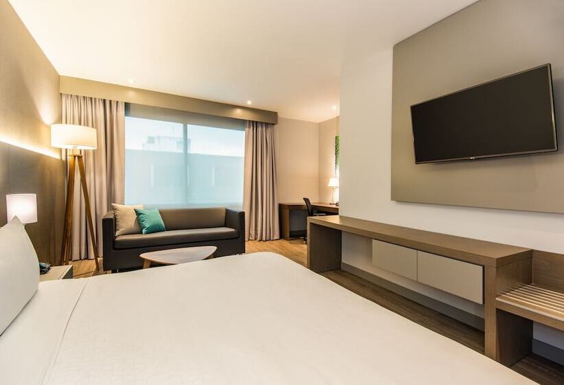 בית מלון כפרי Holiday Inn Express Bogotá   Parque La 93, An Ihg