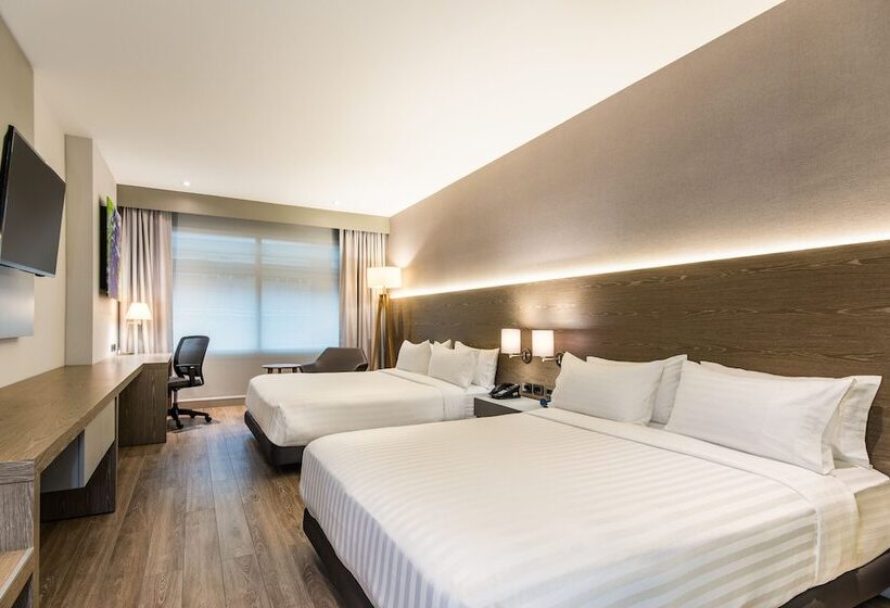 בית מלון כפרי Holiday Inn Express Bogotá   Parque La 93, An Ihg