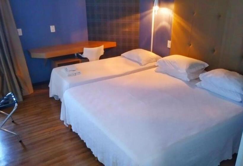 Отель Livramento Palace