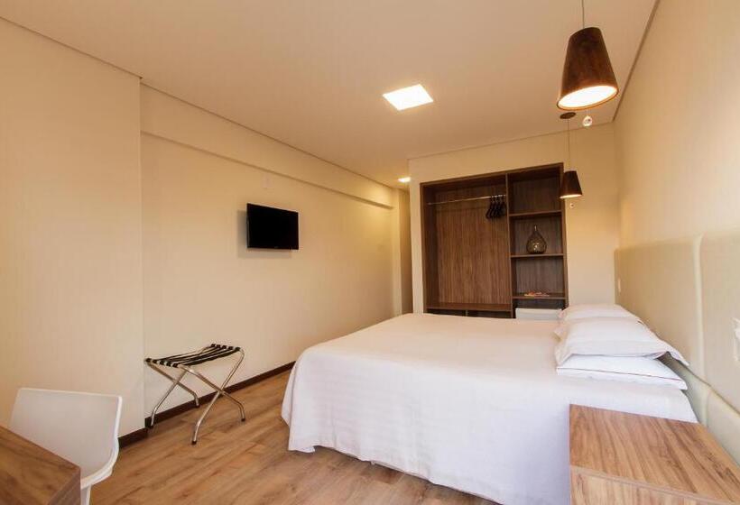 Отель Livramento Palace