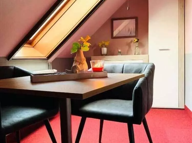 בית מלון כפרי Restaurant Und Pension Zur Puppenstube