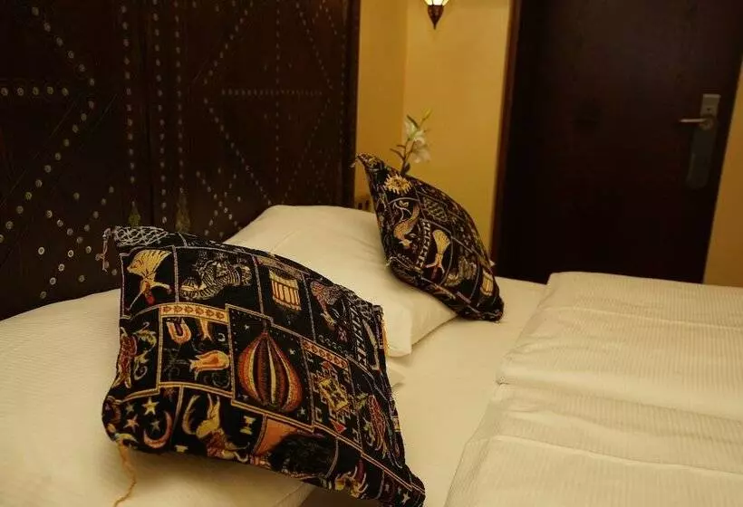 Hotelli Villa Oriental & Restaurant