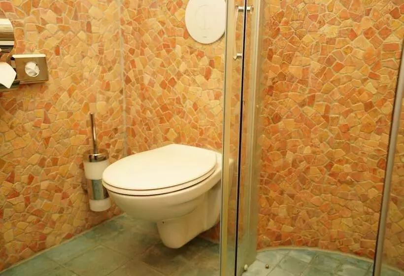 Hotelli Villa Oriental & Restaurant