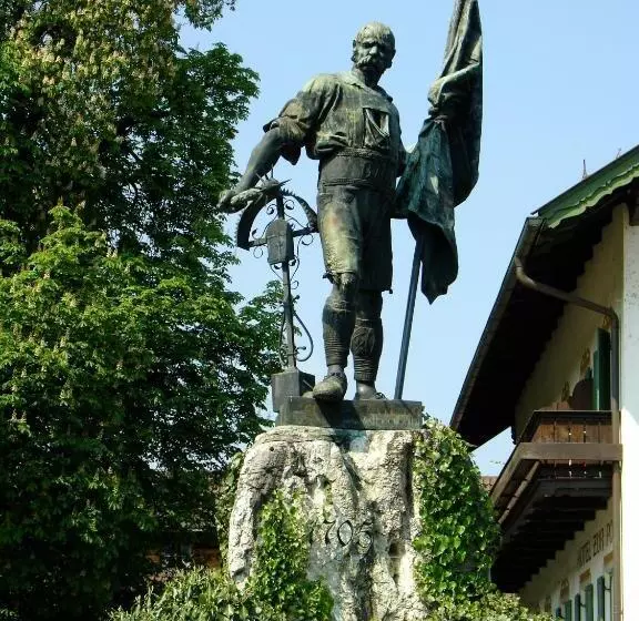 Отель Waltraud Garni