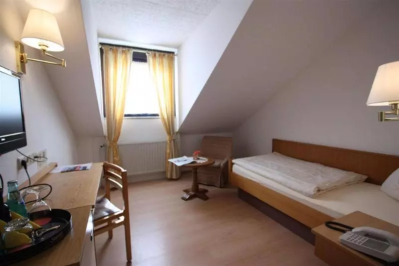 בית מלון כפרי Zum Lowen