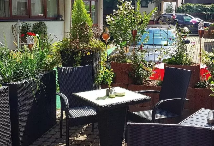 בית מלון כפרי Zum Lowen