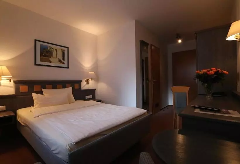 בית מלון כפרי Zum Lowen