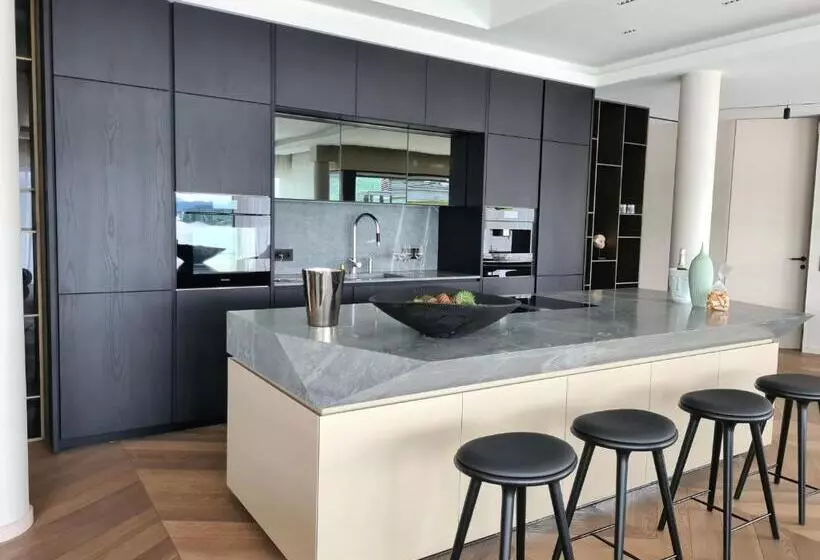 Suiten Aparthotel Aenea