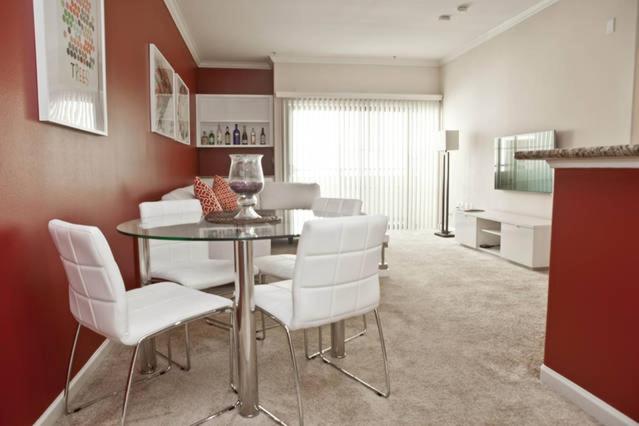 Amazing Apartments Near The Grove