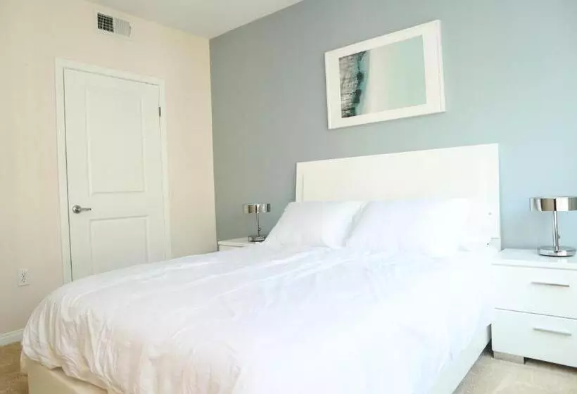 Amazing Apartments Near The Grove