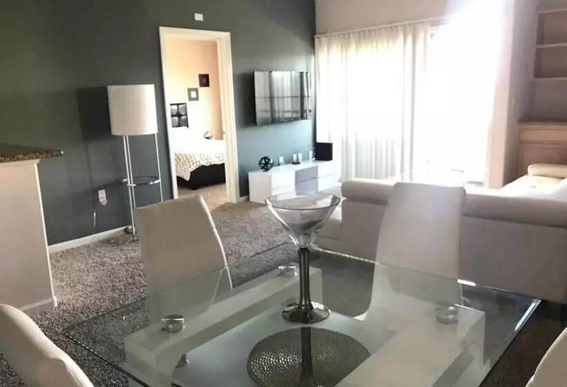 Amazing Apartments Near The Grove