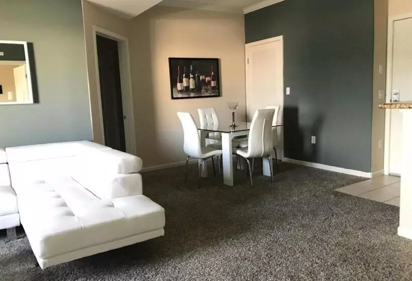 Amazing Apartments Near The Grove