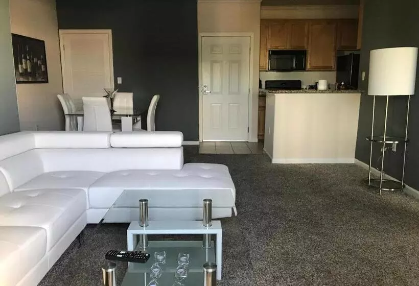 Amazing Apartments Near The Grove