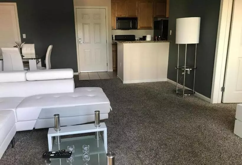 Amazing Apartments Near The Grove