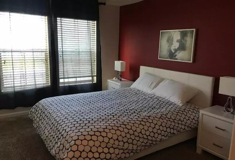 Amazing Apartments Near The Grove