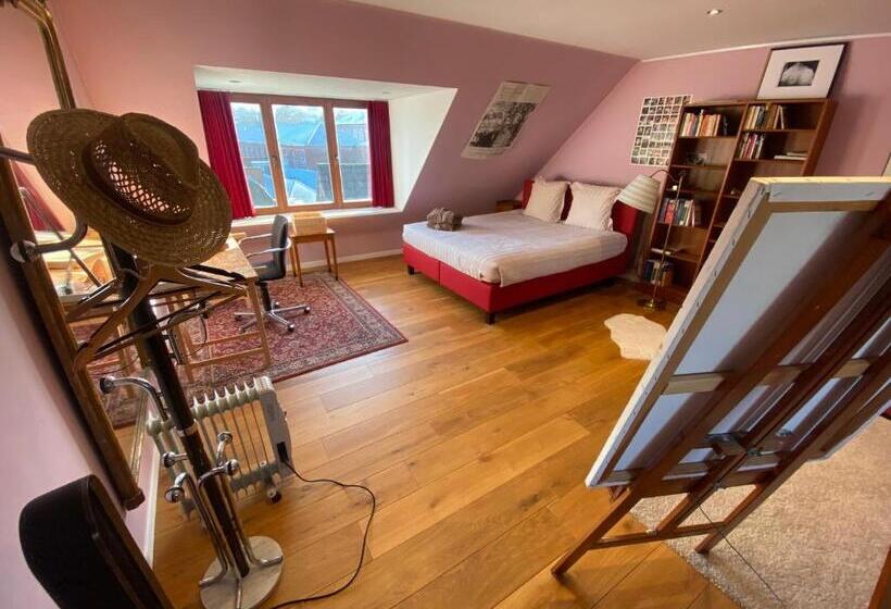 تختخواب و صبحانه Artist S Loft & Garden