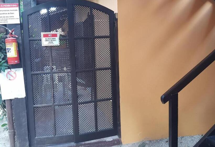 Pension (Hôtel basse catégorie) Chalés E Flats Recanto Primavera