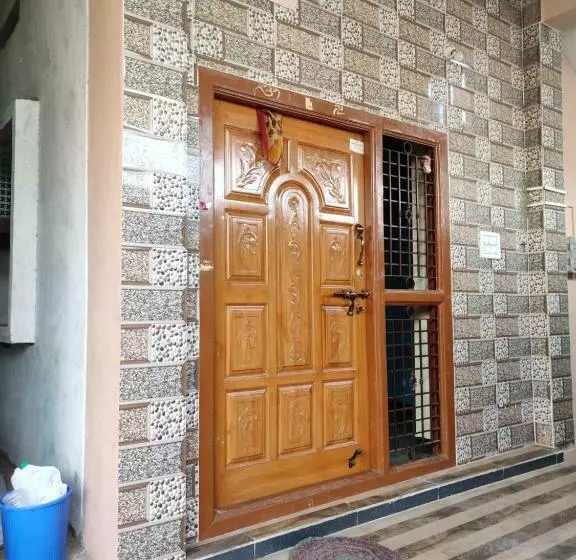 ペンション Lohit Homestay Hampi
