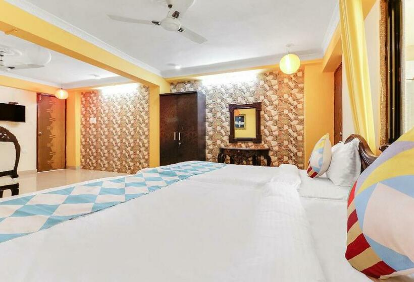 Pensão Oyo 46481 Beautiful Studio's