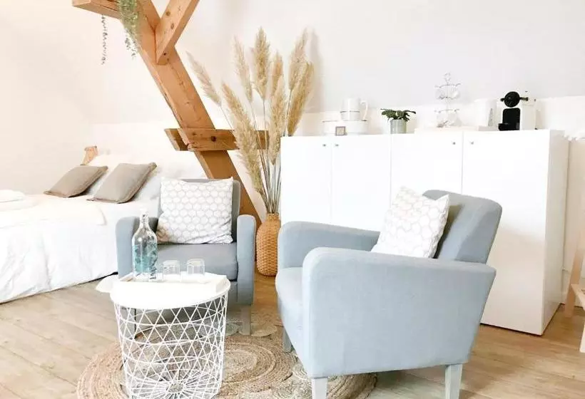 Aamiaismajoitus (B&B) Aux 2 Girouettes