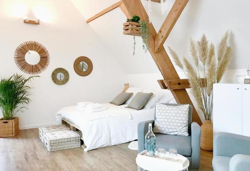 Bed and Breakfast Aux 2 Girouettes