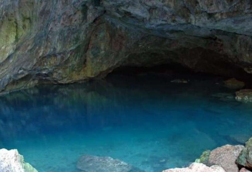 Bed and Breakfast Puli Stone Houses