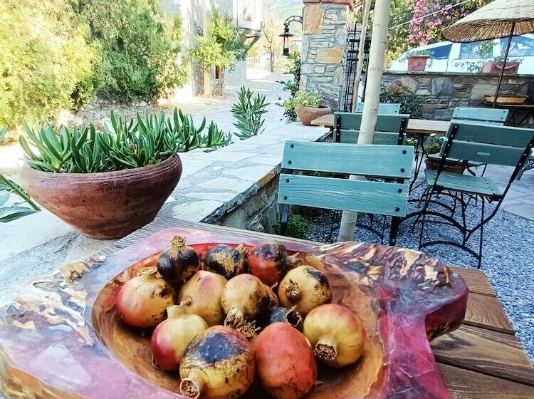 Bed and Breakfast Puli Stone Houses
