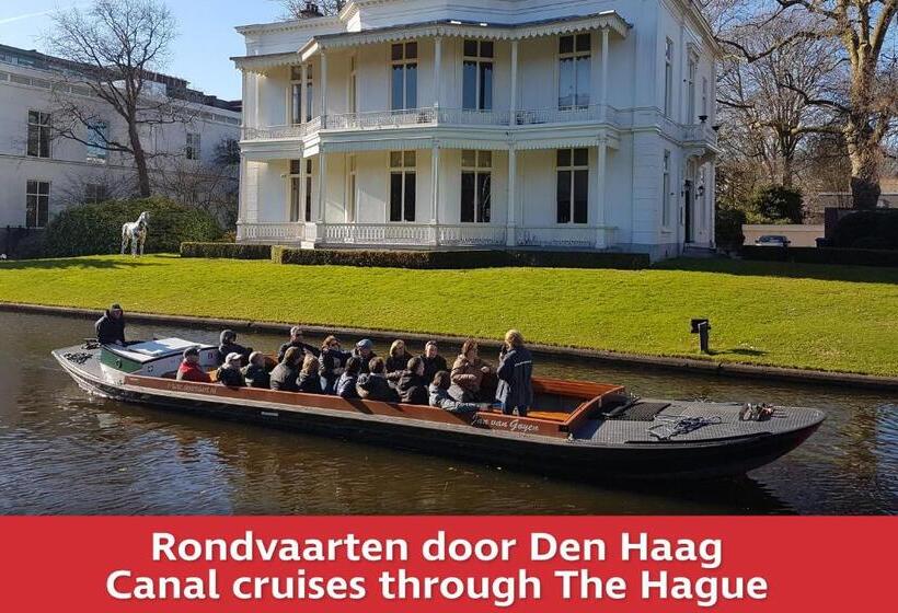 Boutique Hotel First City