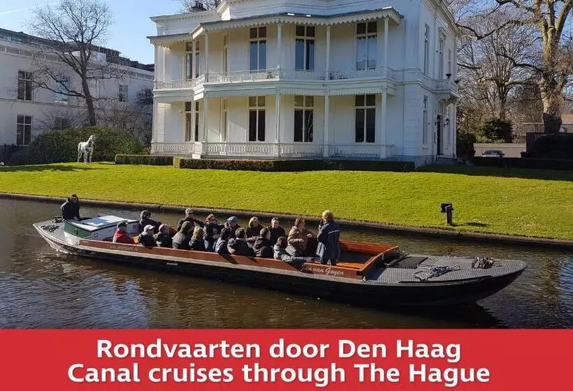 Boutique Hotel First City