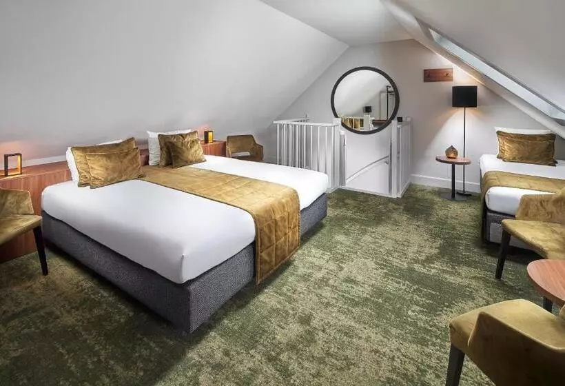 Boutique Hotel First City