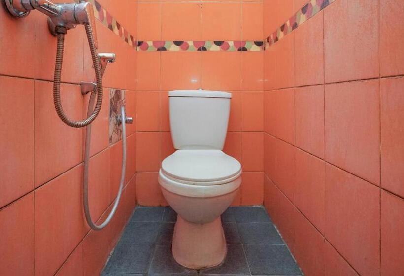 בית מלון כפרי Koolkost Syariah Near Senayan City