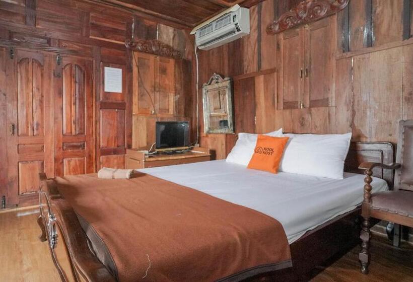 בית מלון כפרי Koolkost Syariah Near Senayan City