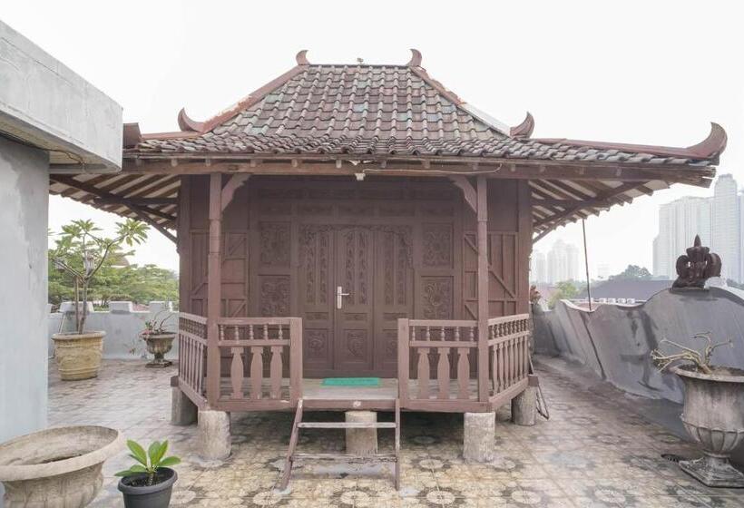 בית מלון כפרי Koolkost Syariah Near Senayan City