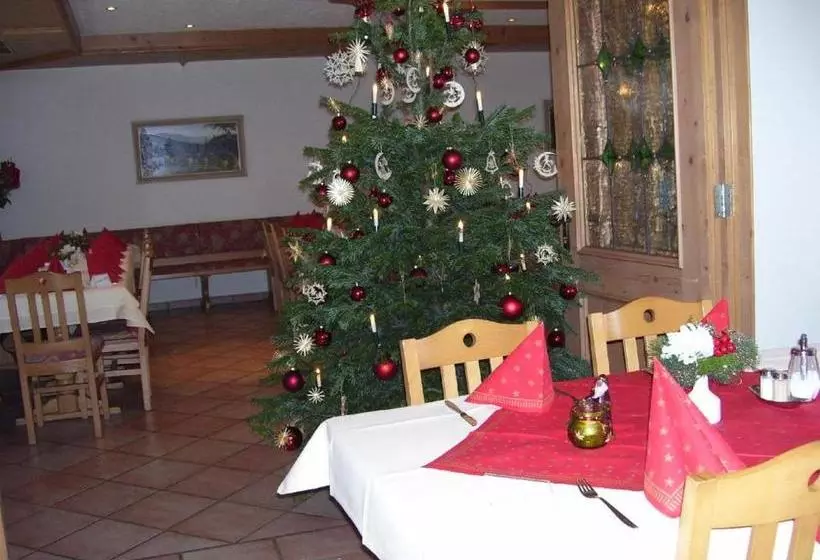 Hotelli Landgasthof Hacker