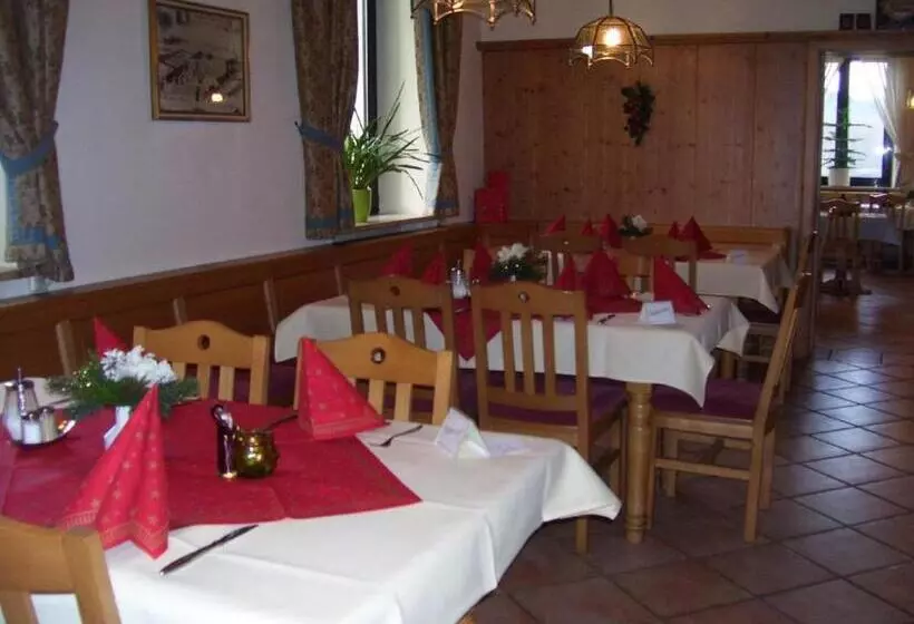 Hotelli Landgasthof Hacker