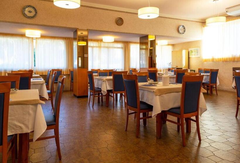 בית מלון כפרי Parco Dei Pini